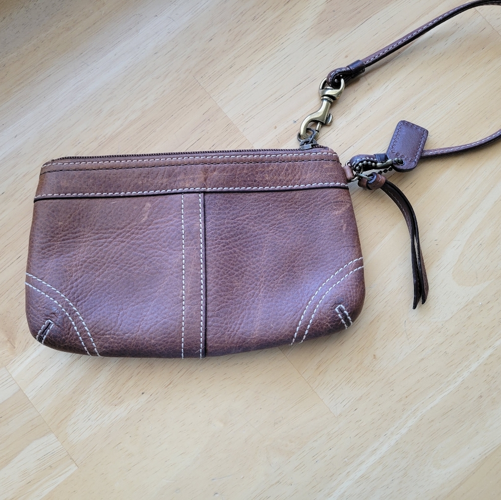 Vintage Coach wristlet - Picture 2 of 8